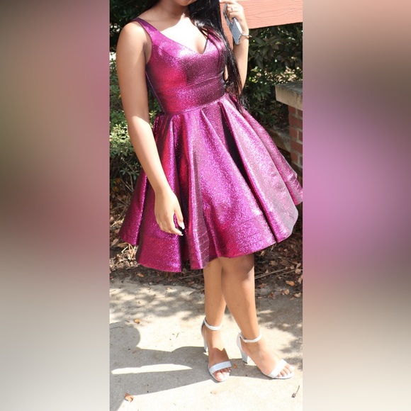 FORMAL/PROM DRESSES - Picture 7 of 7